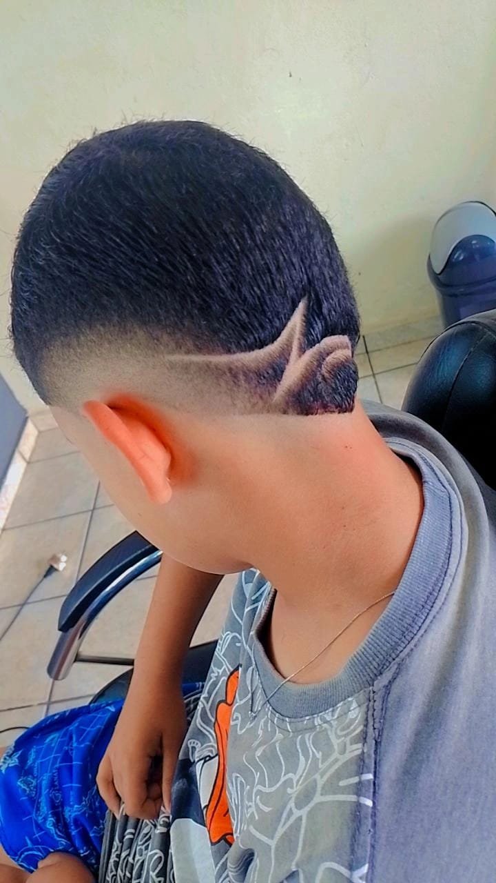 Corte degradê com freestyle de borboleta